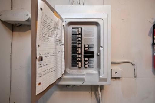 17 Electrical Panel.jpg