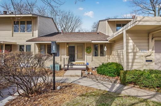 10223 Scarborough Road, Bloomington, MN 55437