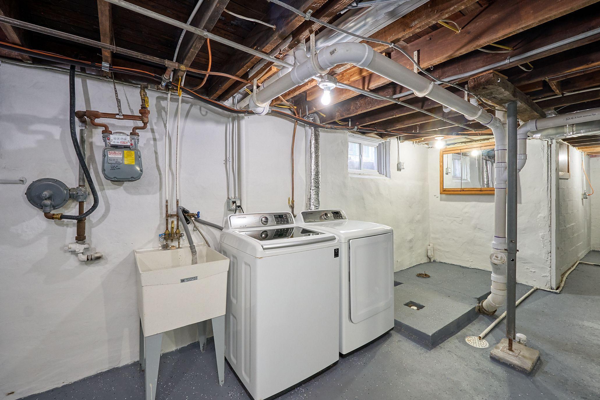 Lower level laundry room.jpeg