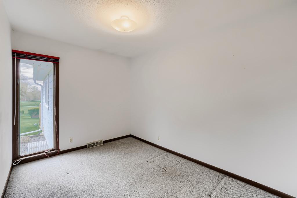 Bedroom3/office empty