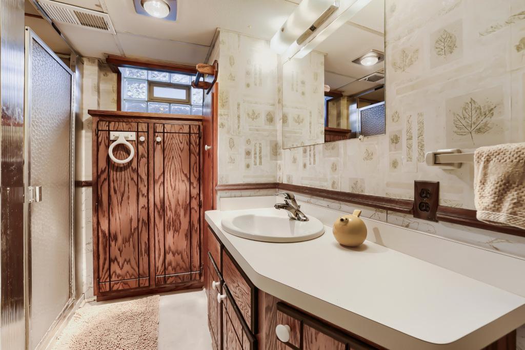 Lower 3/4 Bathroom
