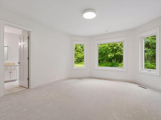 8803 Cove Pointe Road, Eden Prairie, MN 55347