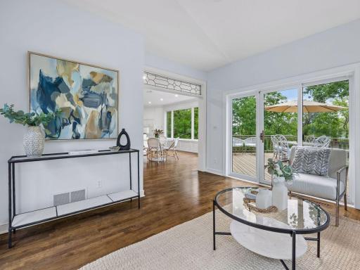 8803 Cove Pointe Road, Eden Prairie, MN 55347