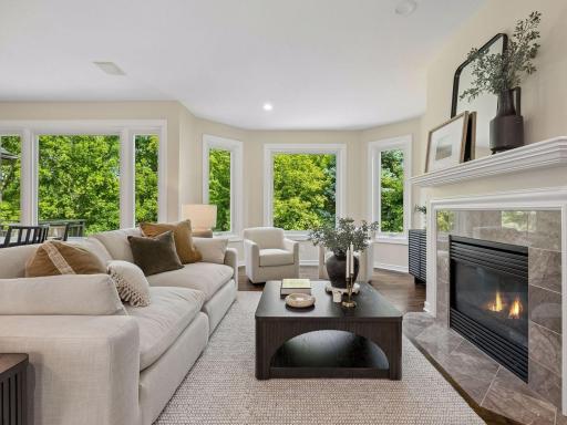 8803 Cove Pointe Road, Eden Prairie, MN 55347
