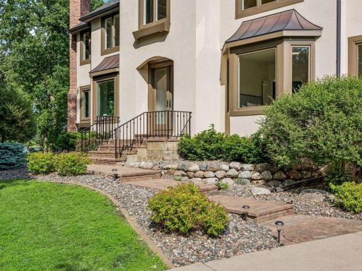 8803 Cove Pointe Road, Eden Prairie, MN 55347