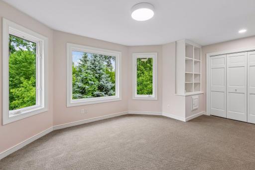 8803 Cove Pointe Road, Eden Prairie, MN 55347