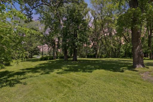 8803 Cove Pointe Road, Eden Prairie, MN 55347