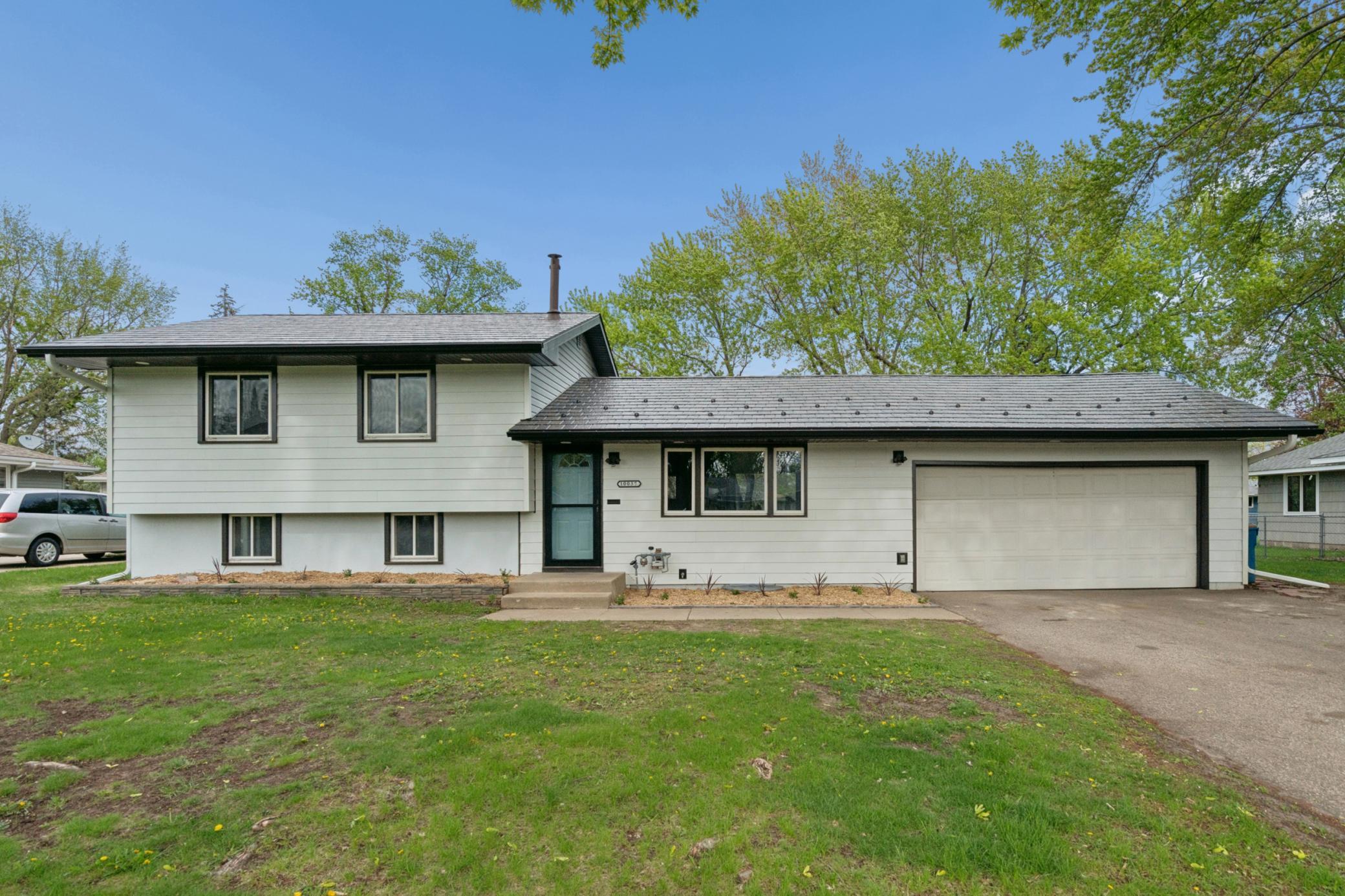 Welcome to 10037 Fremont Ave S!