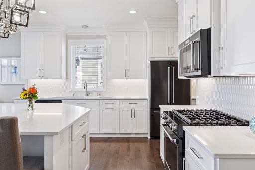 6165 Garland Lane N, Minneapolis, MN 55446