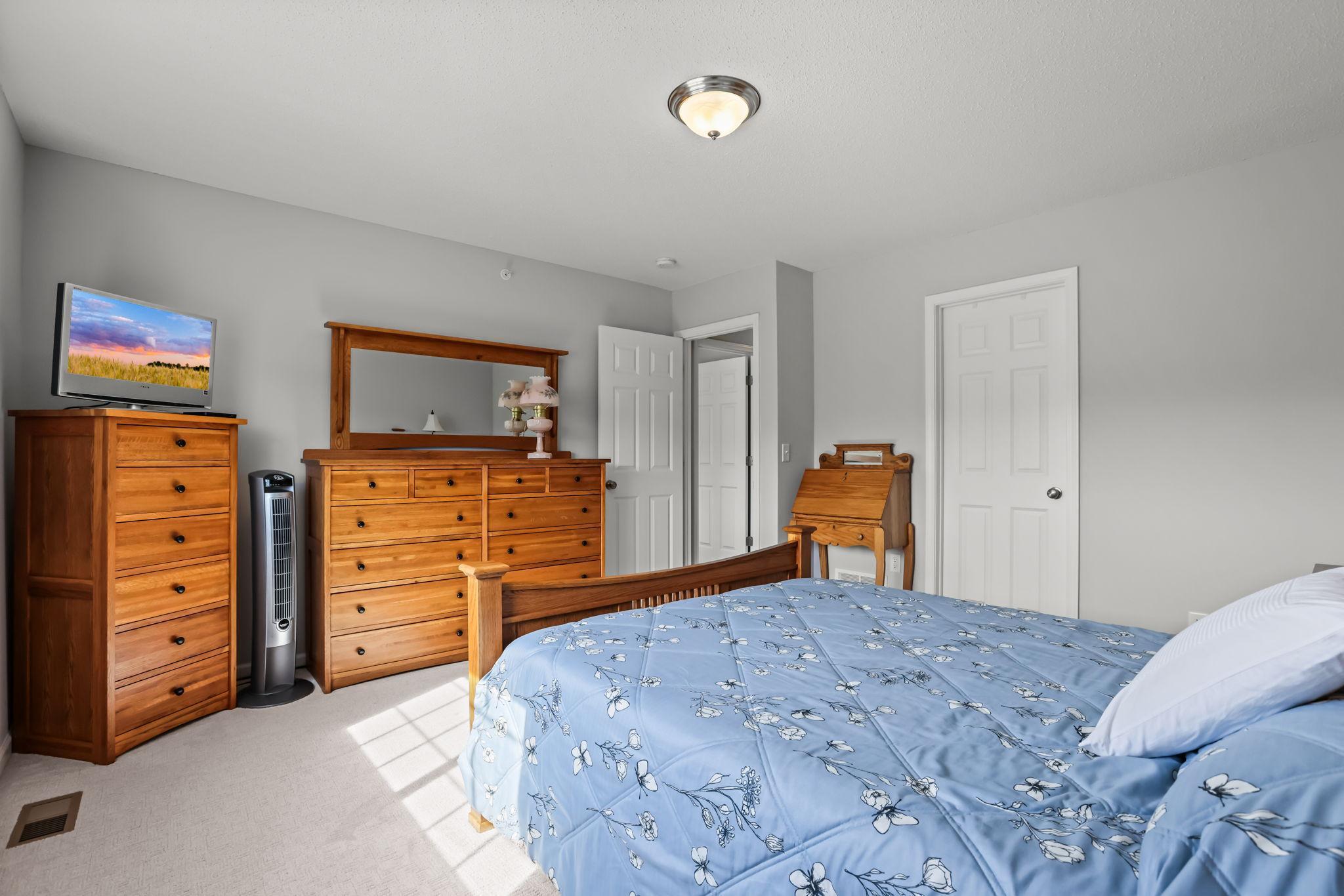 main upper bedroom pic 2