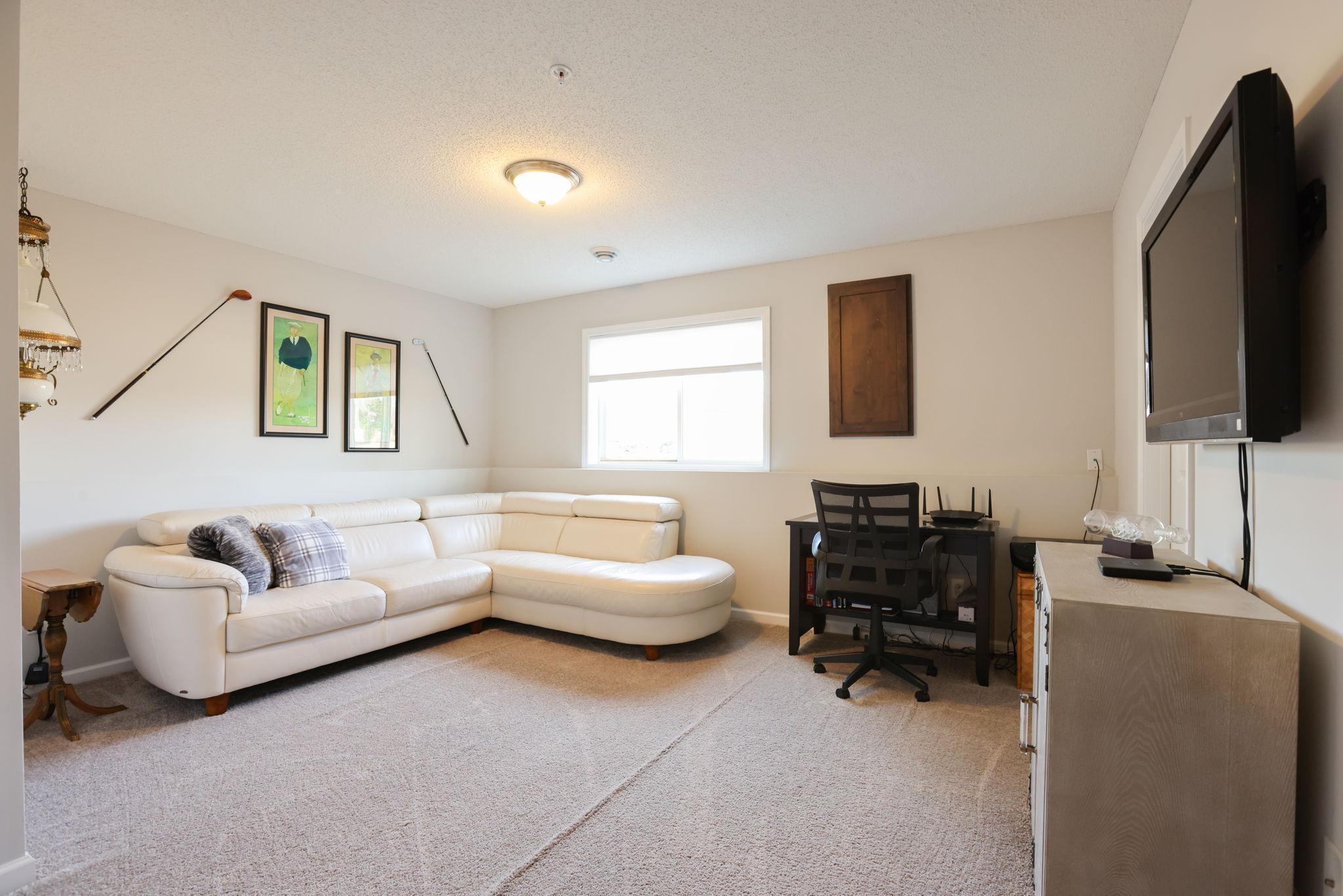 3rd bedroom/den/ 2nd family room