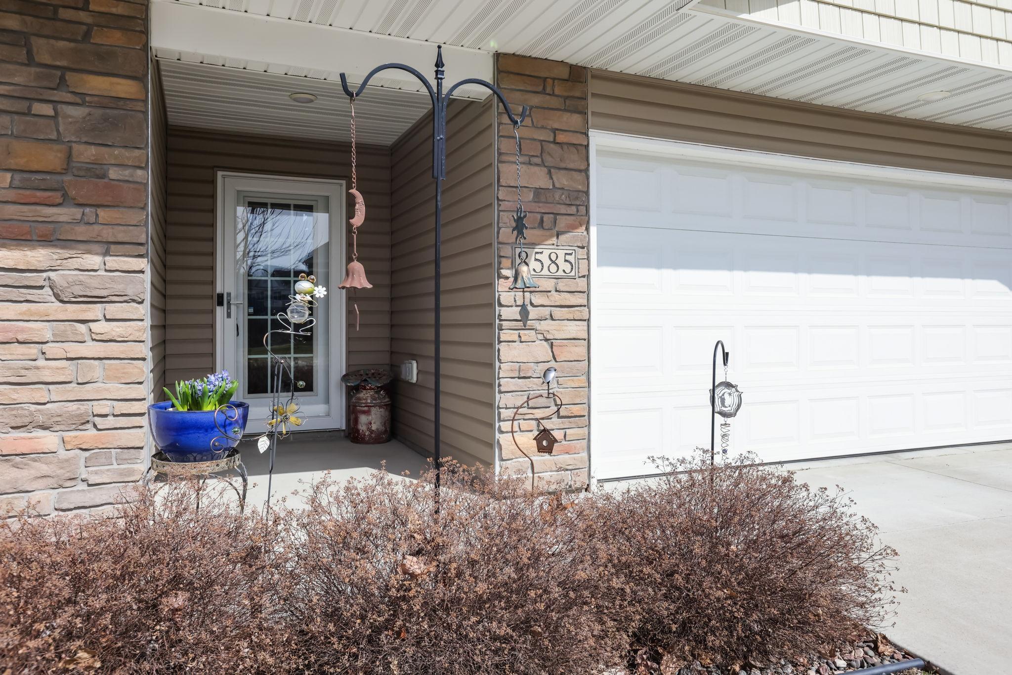 Entry and really nice front door
