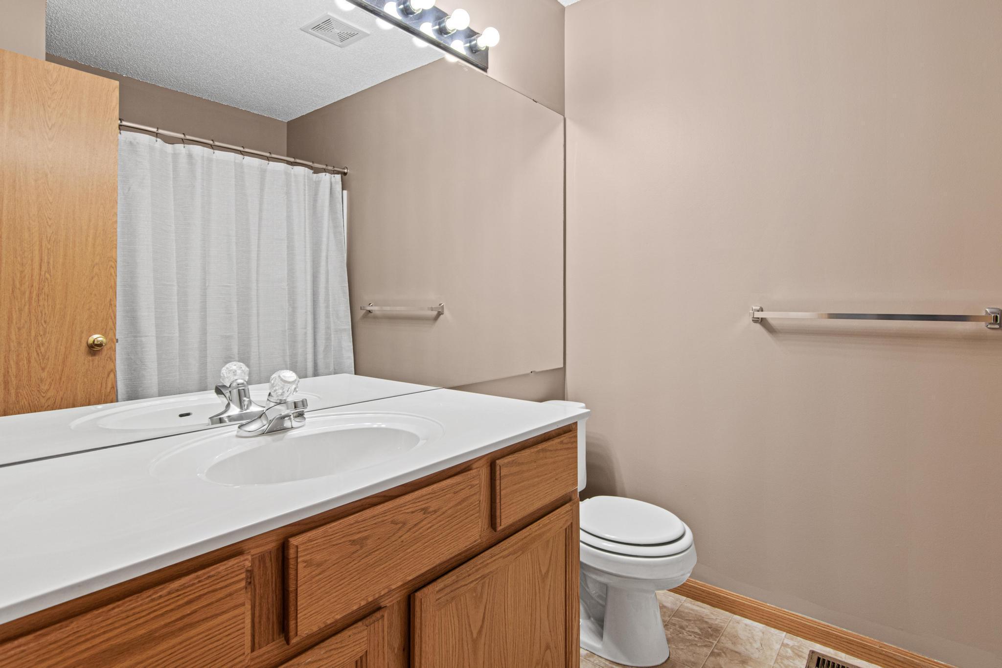 Upper level full bath