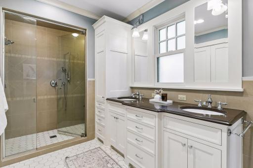 42 Kenwood Parkway, Saint Paul, MN 55105