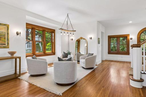 42 Kenwood Parkway, Saint Paul, MN 55105