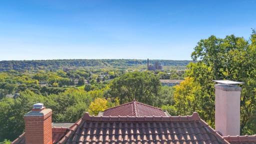 42 Kenwood Parkway, Saint Paul, MN 55105