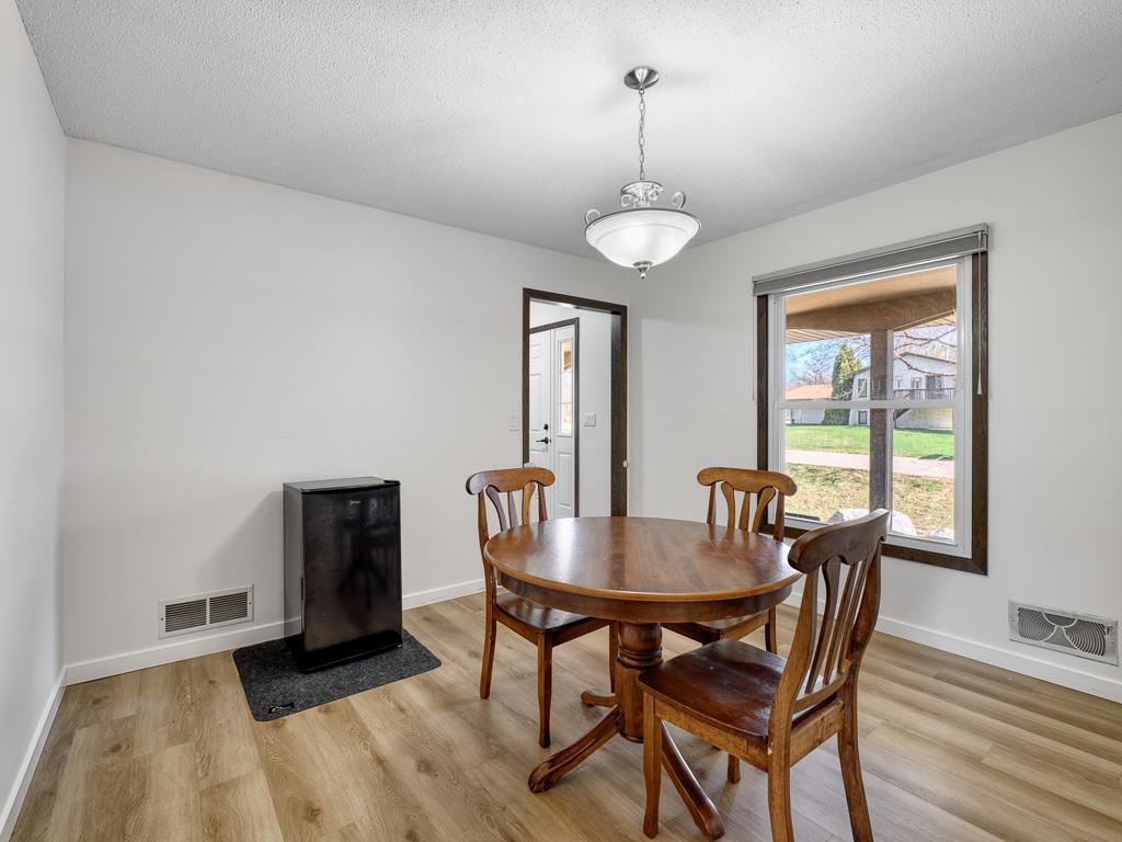 10 - Dining Room.jpg