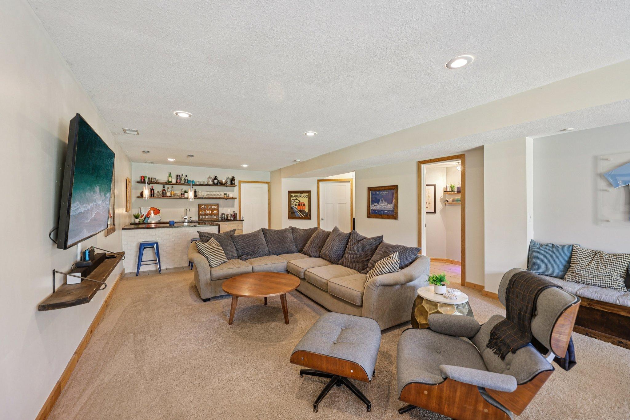 34-web-or-mls-113th St NW-S0910-034.jpg