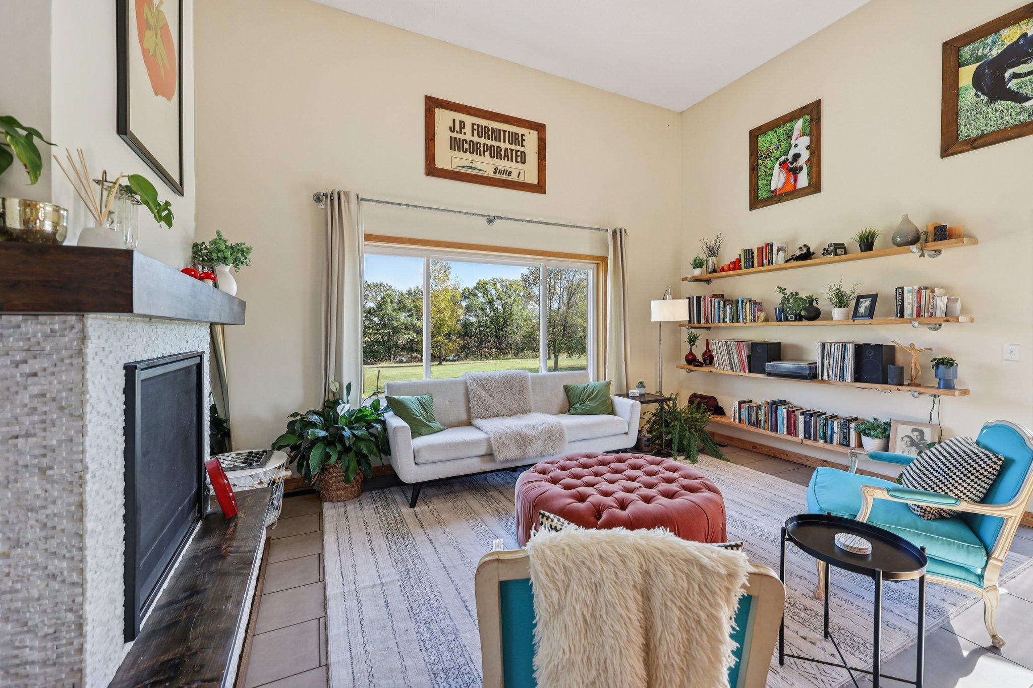 11-web-or-mls-113th St NW-S0910-011.jpg