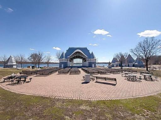 4418 W Lake Harriet Parkway, 303, Minneapolis, MN 55410