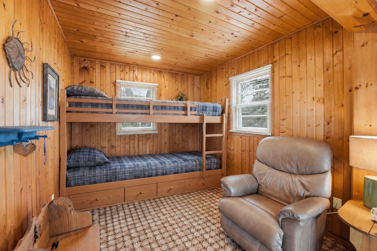 49-web-or-mls-staged1.jpeg