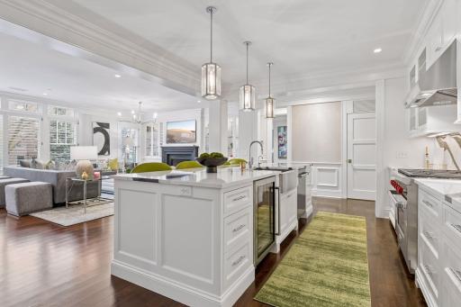 240 Minnetonka Avenue S, 203, Wayzata, MN 55391