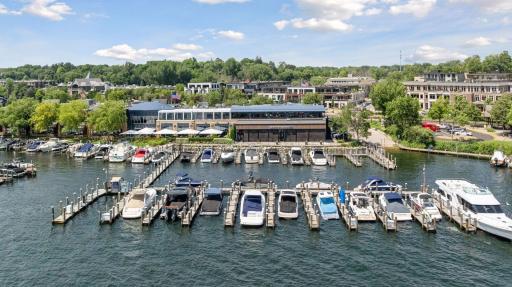 240 Minnetonka Avenue S, 203, Wayzata, MN 55391