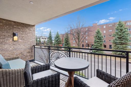 240 Minnetonka Avenue S, 203, Wayzata, MN 55391