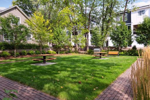 240 Minnetonka Avenue S, 203, Wayzata, MN 55391