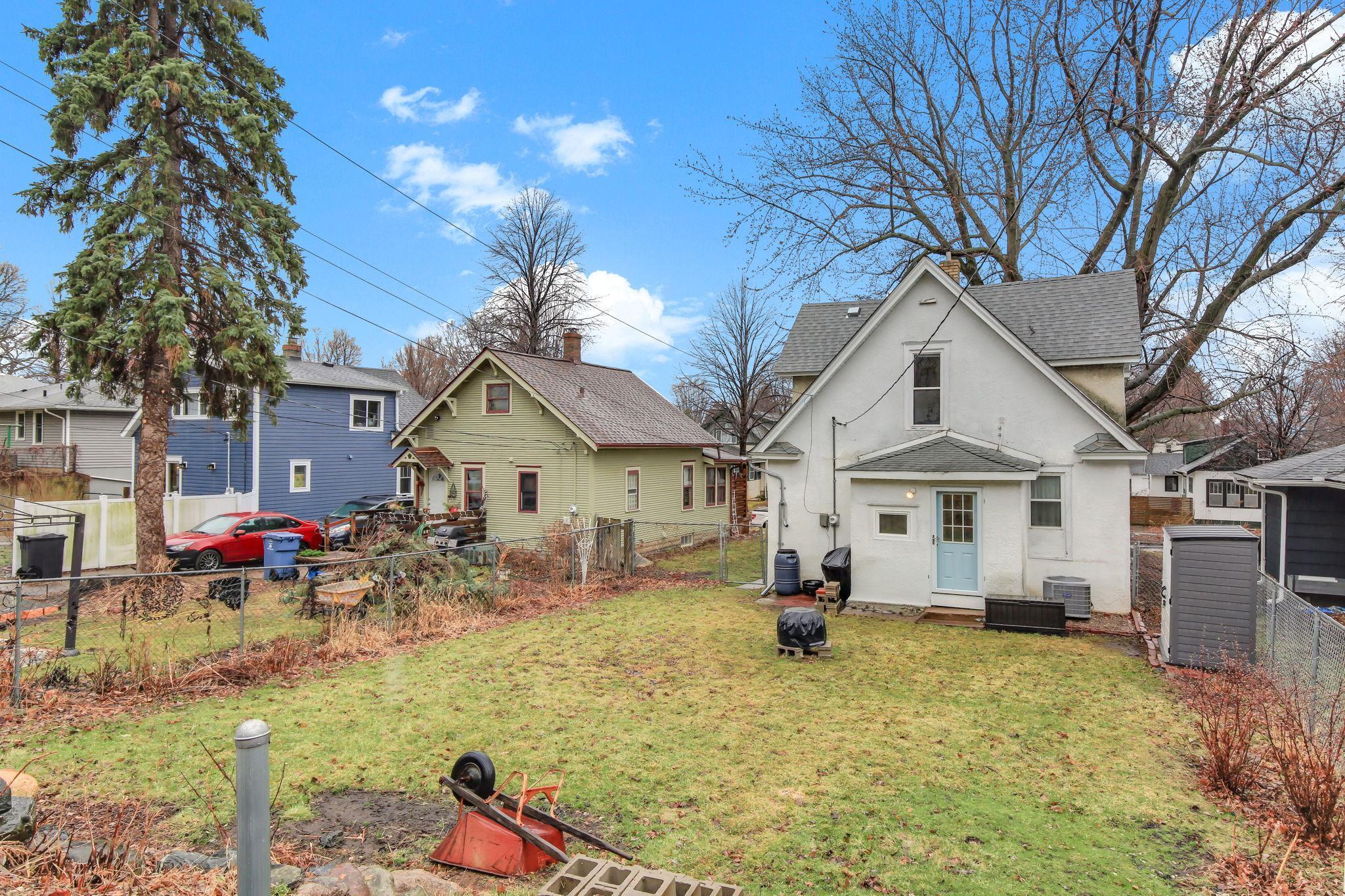 Back yard large and neatly arranged