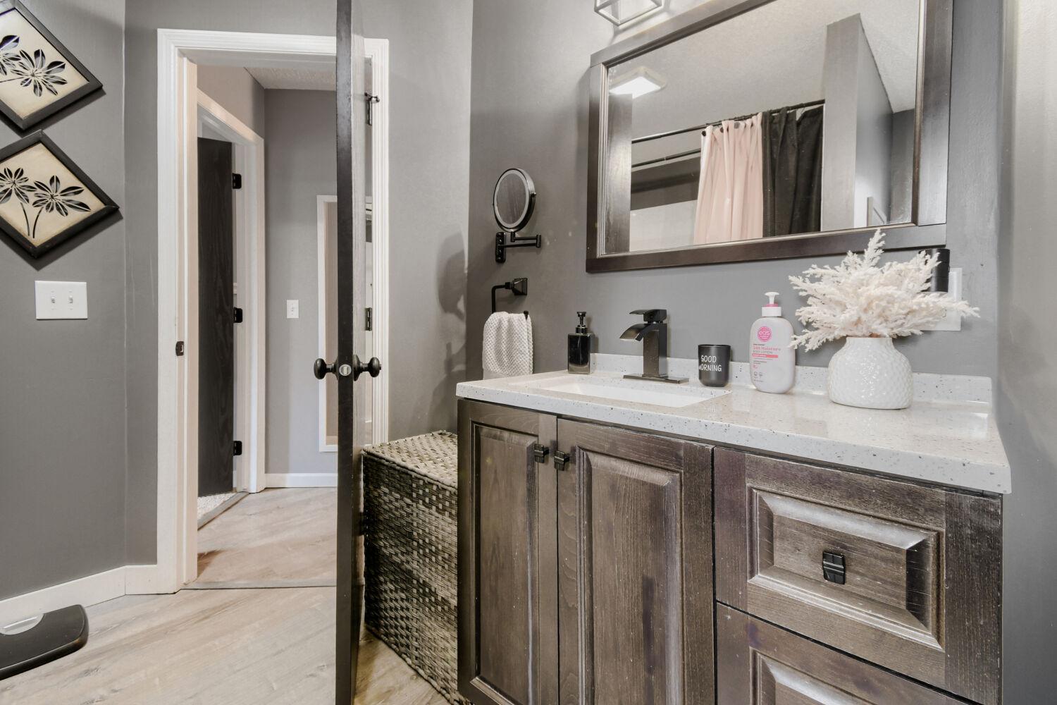 7841 corey path - Web Quality - 019 - 19 Primary Bathroom.jpg