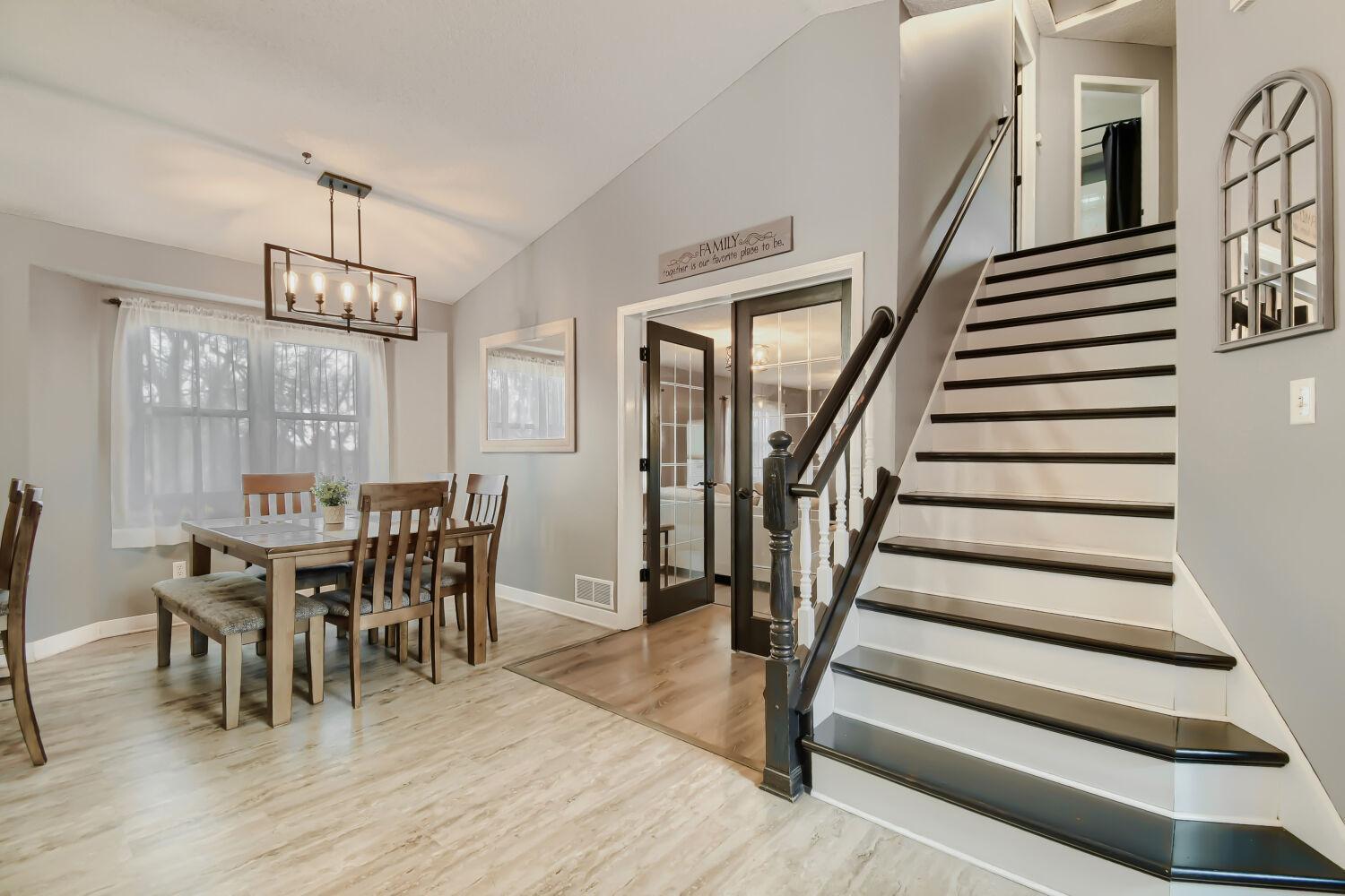 7841 corey path - Web Quality - 003 - 03 Foyer.jpg