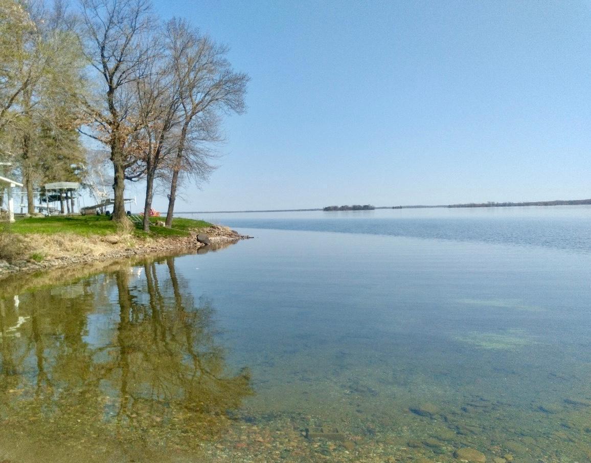 157 feet of lakeshore!