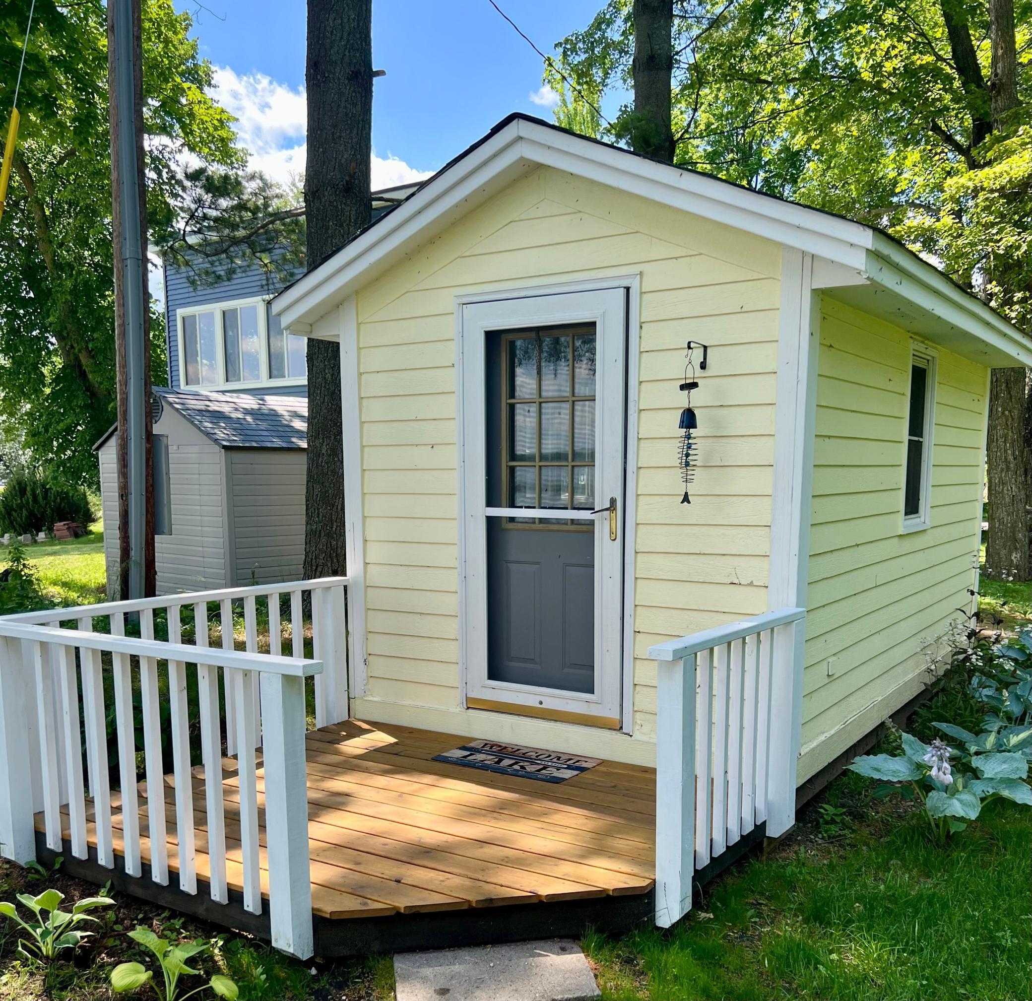 Renovated Bunkhouse w/ Lake View