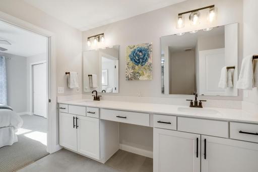 Shared full bath for 2 of the upper level bedrooms