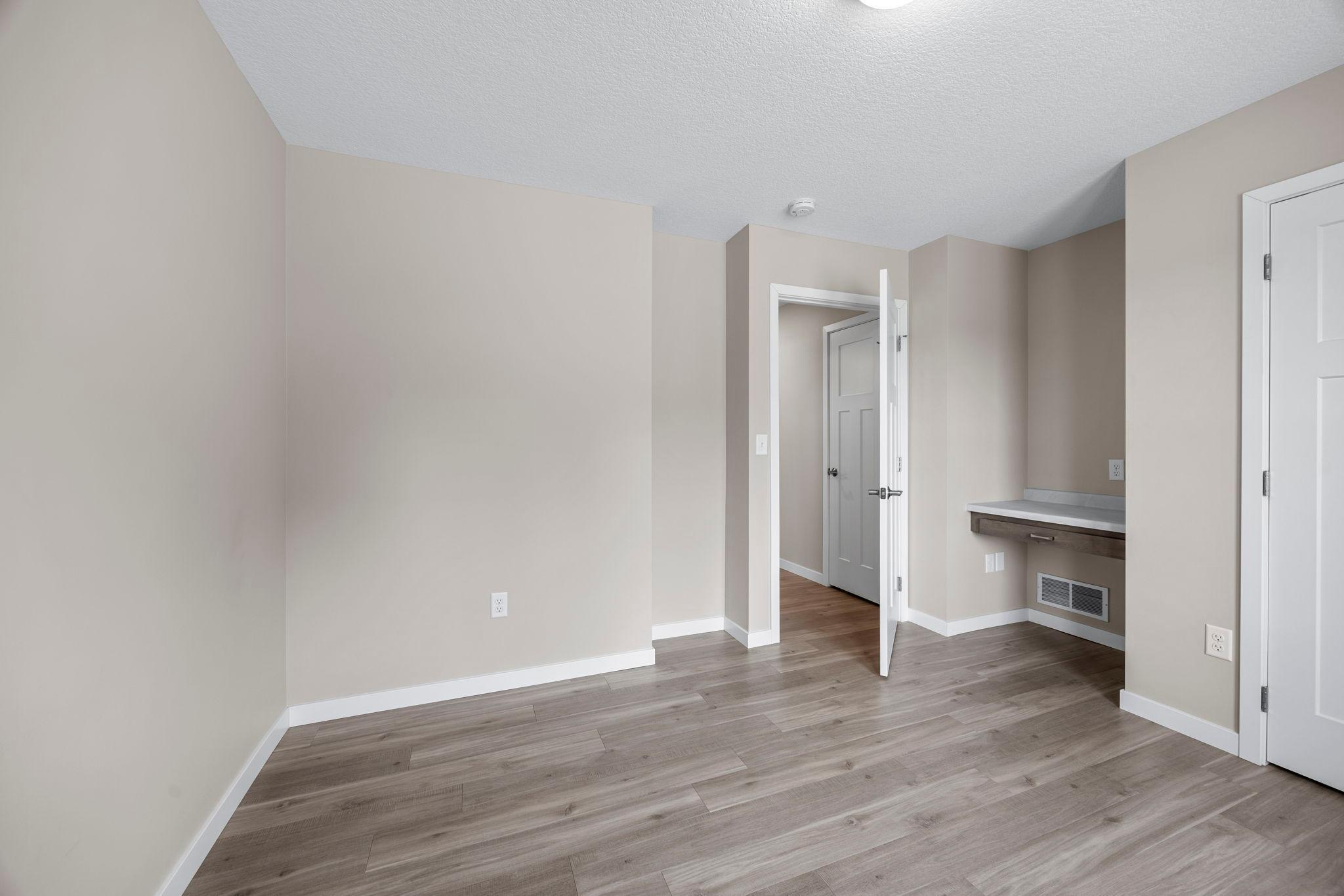 45-web-or-mls-409 N Russell St-204.jpg