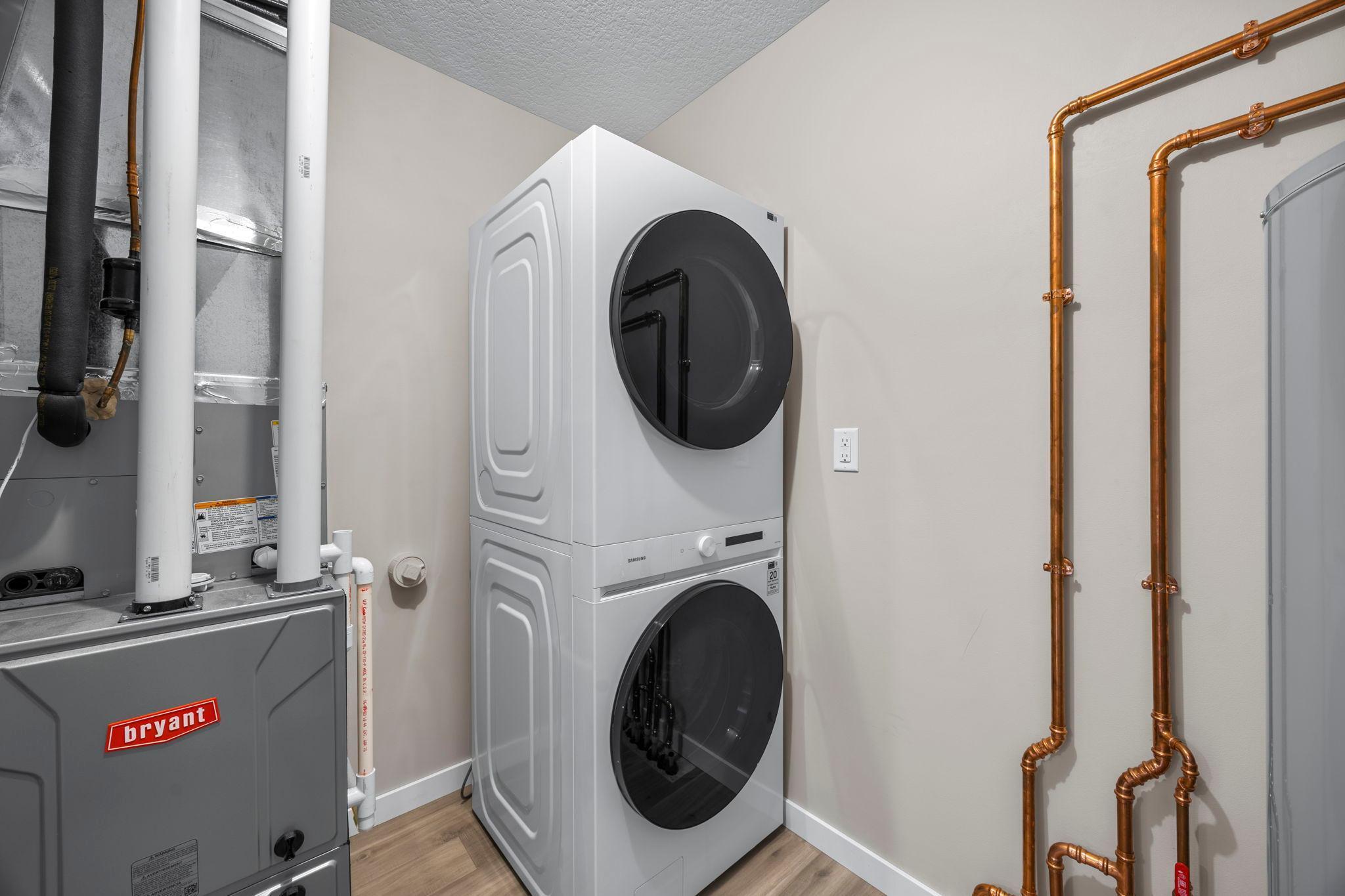 36-web-or-mls-409 N Russell St-150.jpg