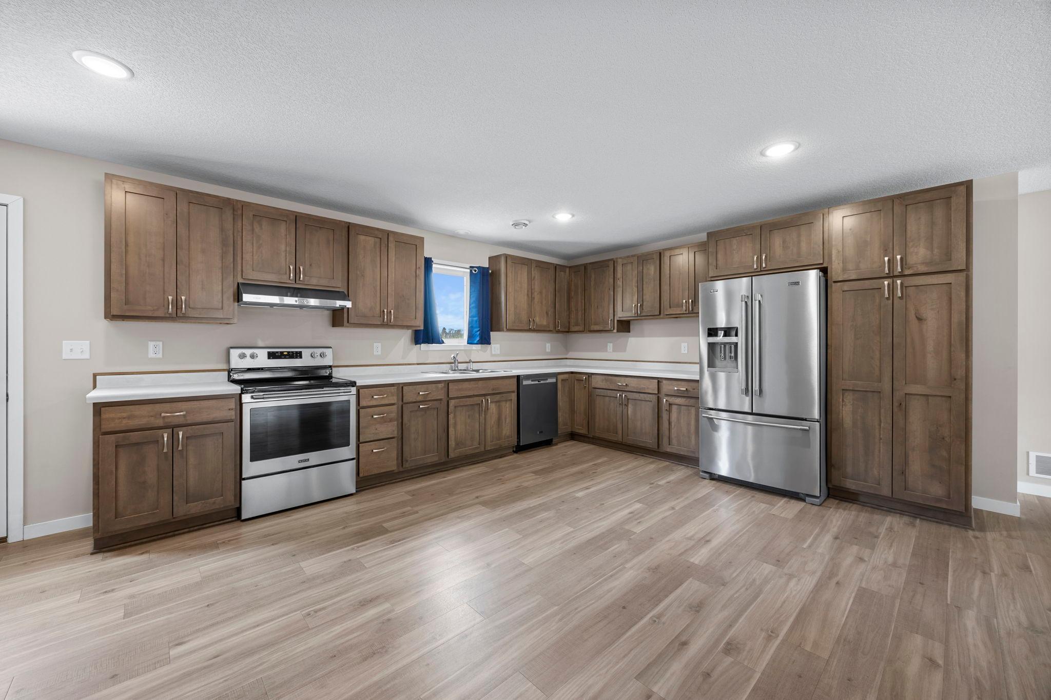 29-web-or-mls-409 N Russell St-115.jpg