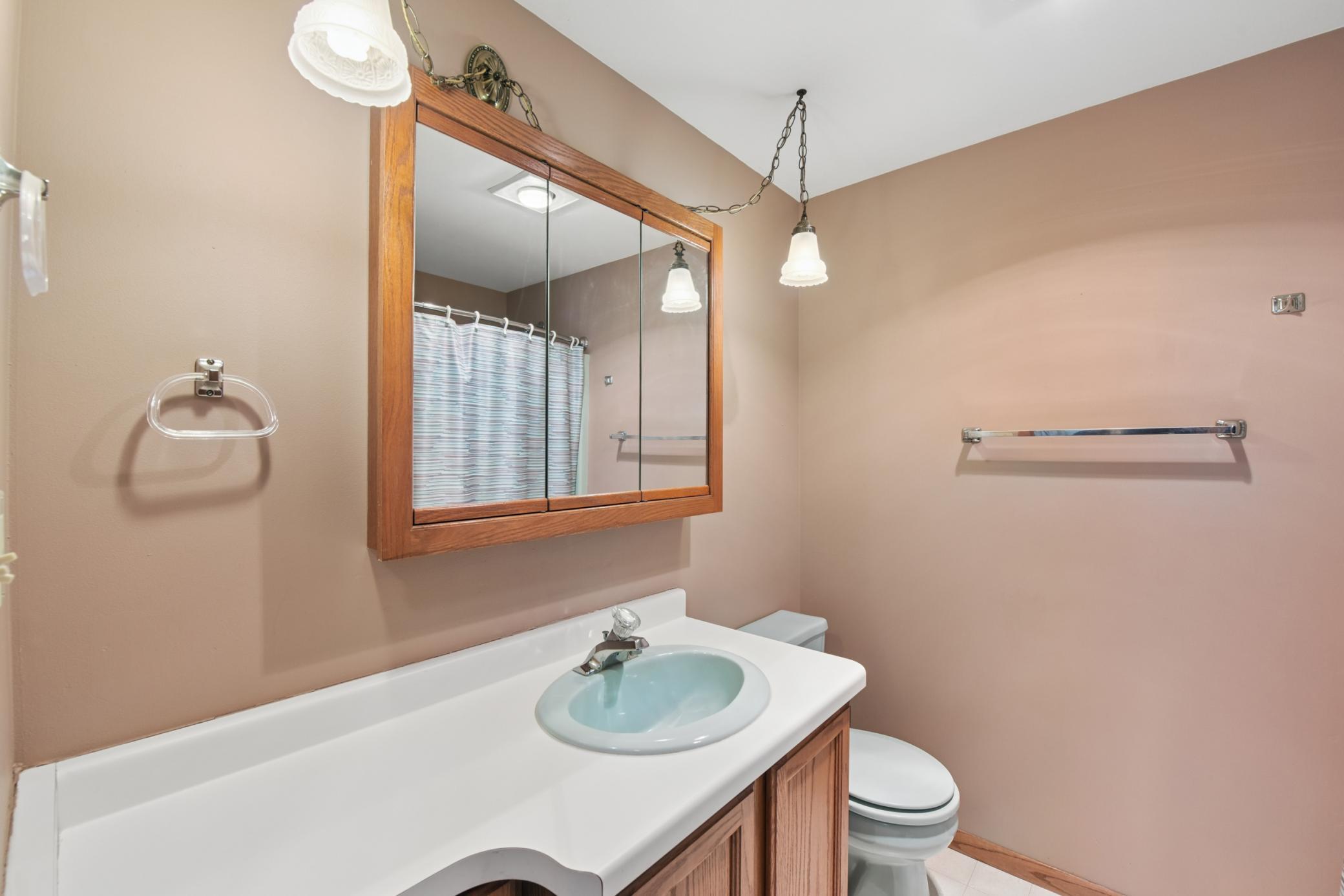 Main floor full bath