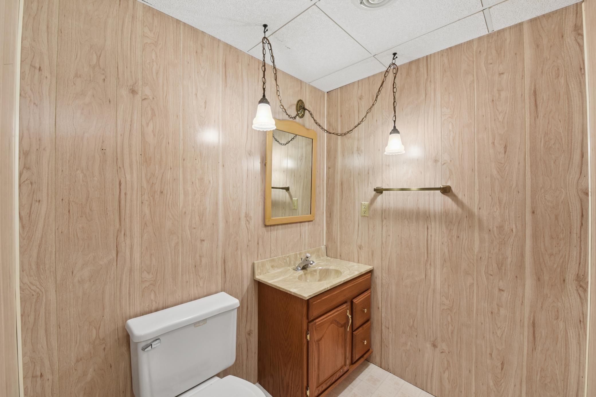 Lower level 3/4 bath