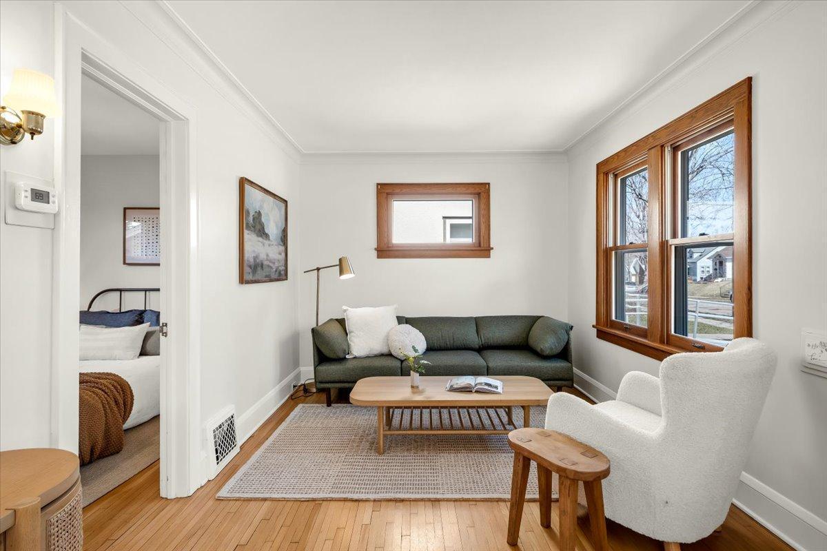 05-5324 Nokomis Ave-0009.jpg