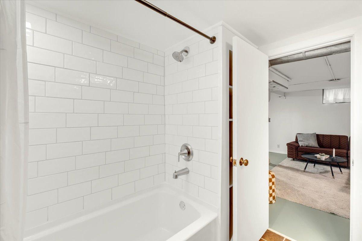 25-5324 Nokomis Ave-0029.jpg