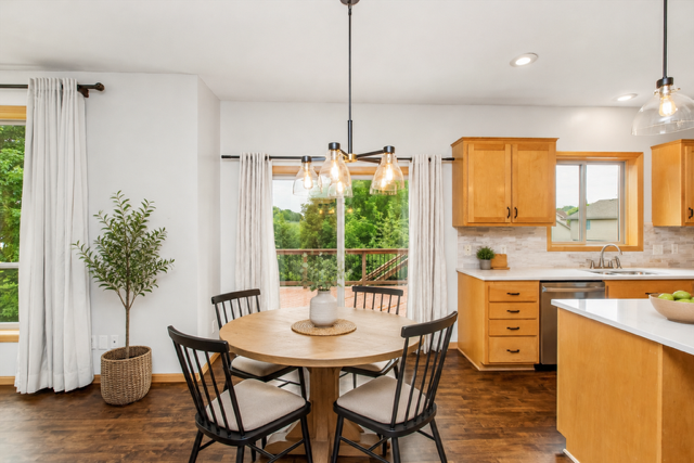 Virtually-staged informal dining room