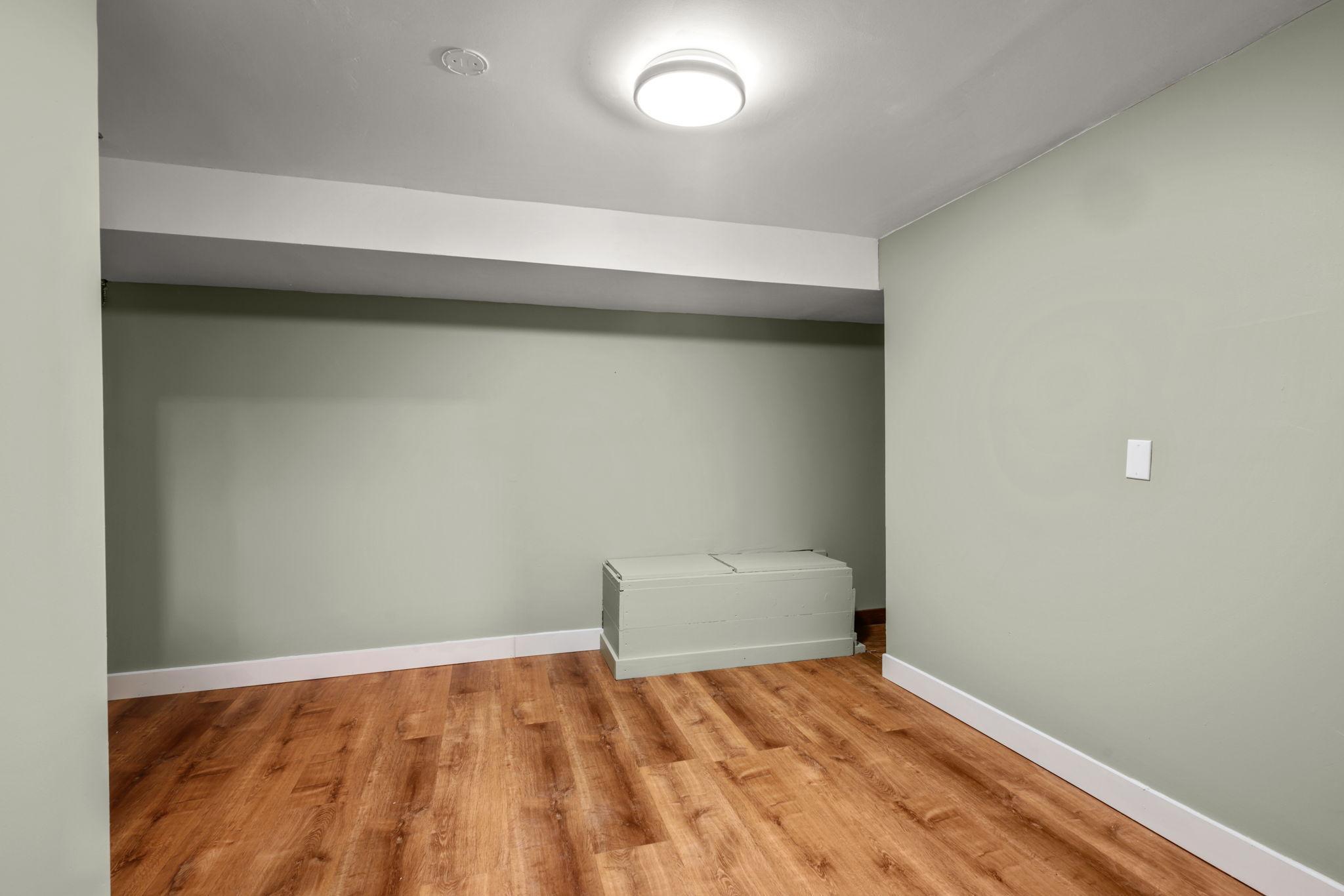 Bonus Room/Perfect Den or Office