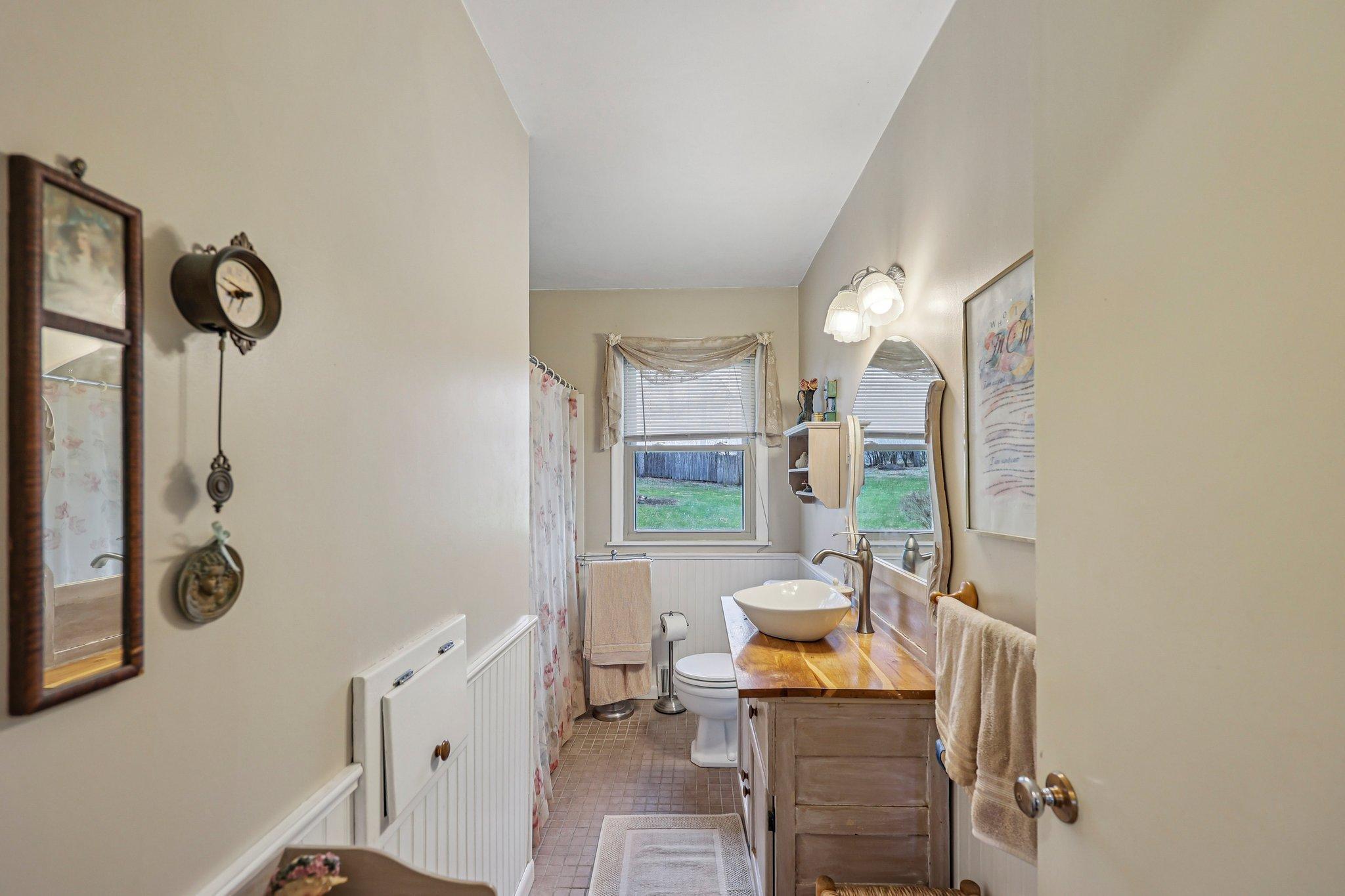 22-web-or-mls-Cedar Crest Rd-S1404-022.jpg