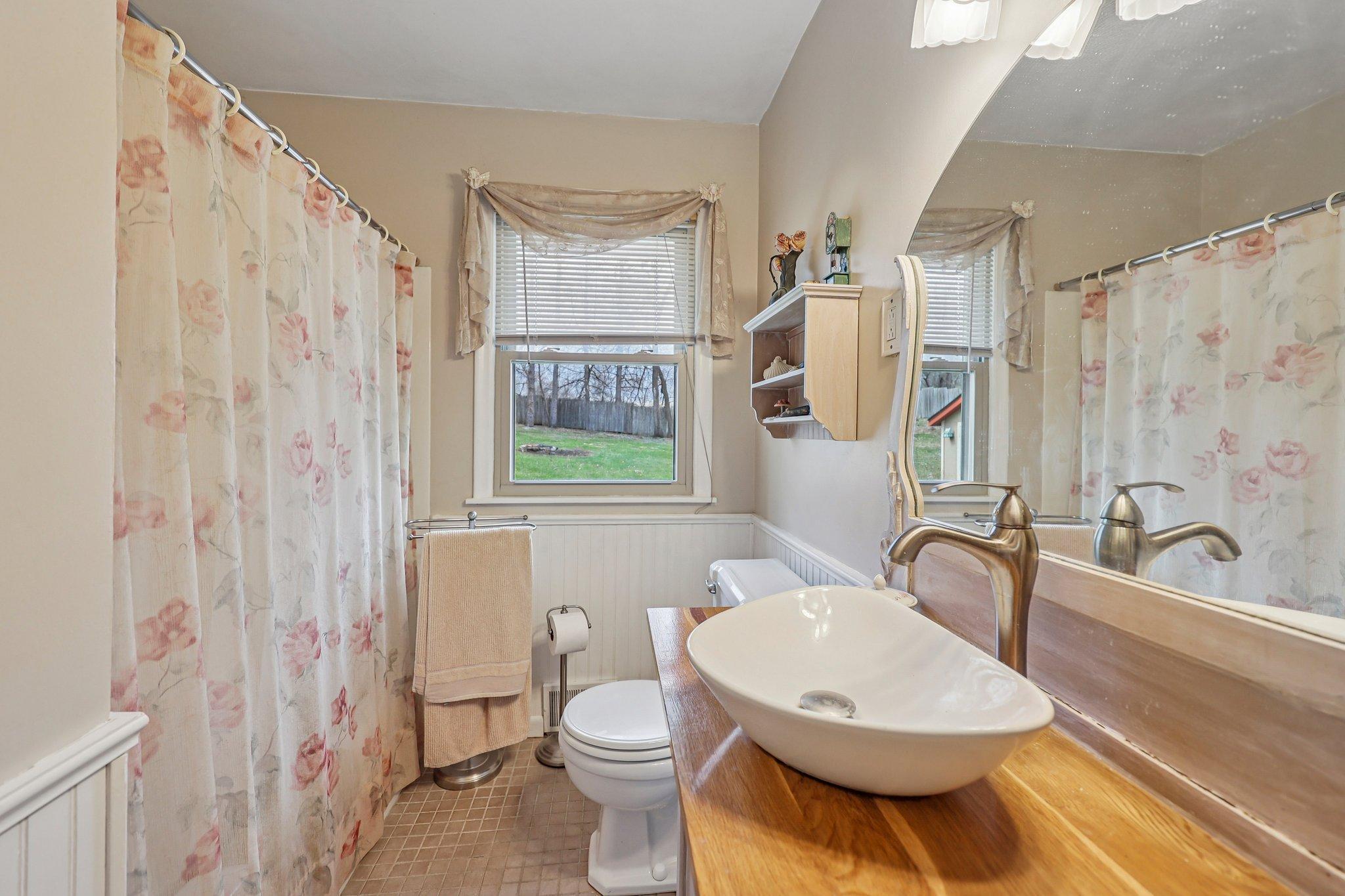 23-web-or-mls-Cedar Crest Rd-S1404-023.jpg