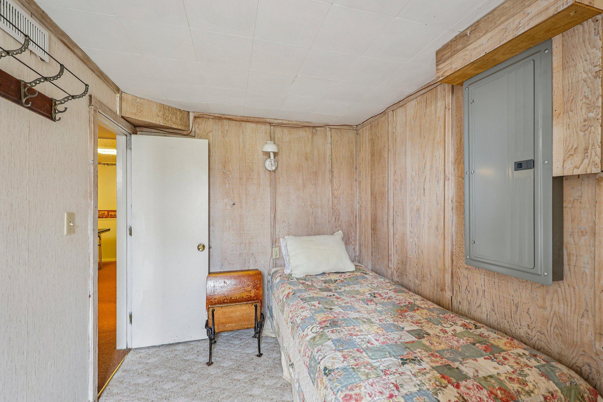 31-web-or-mls-Cedar Crest Rd-S1404-031.jpg