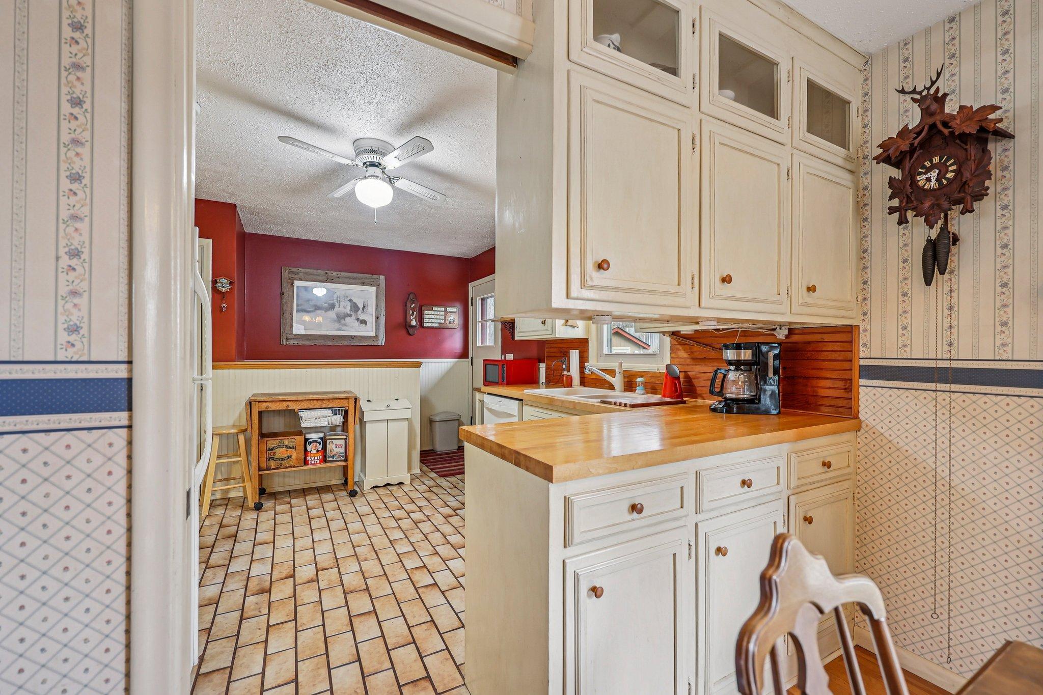 19-web-or-mls-Cedar Crest Rd-S1404-019.jpg