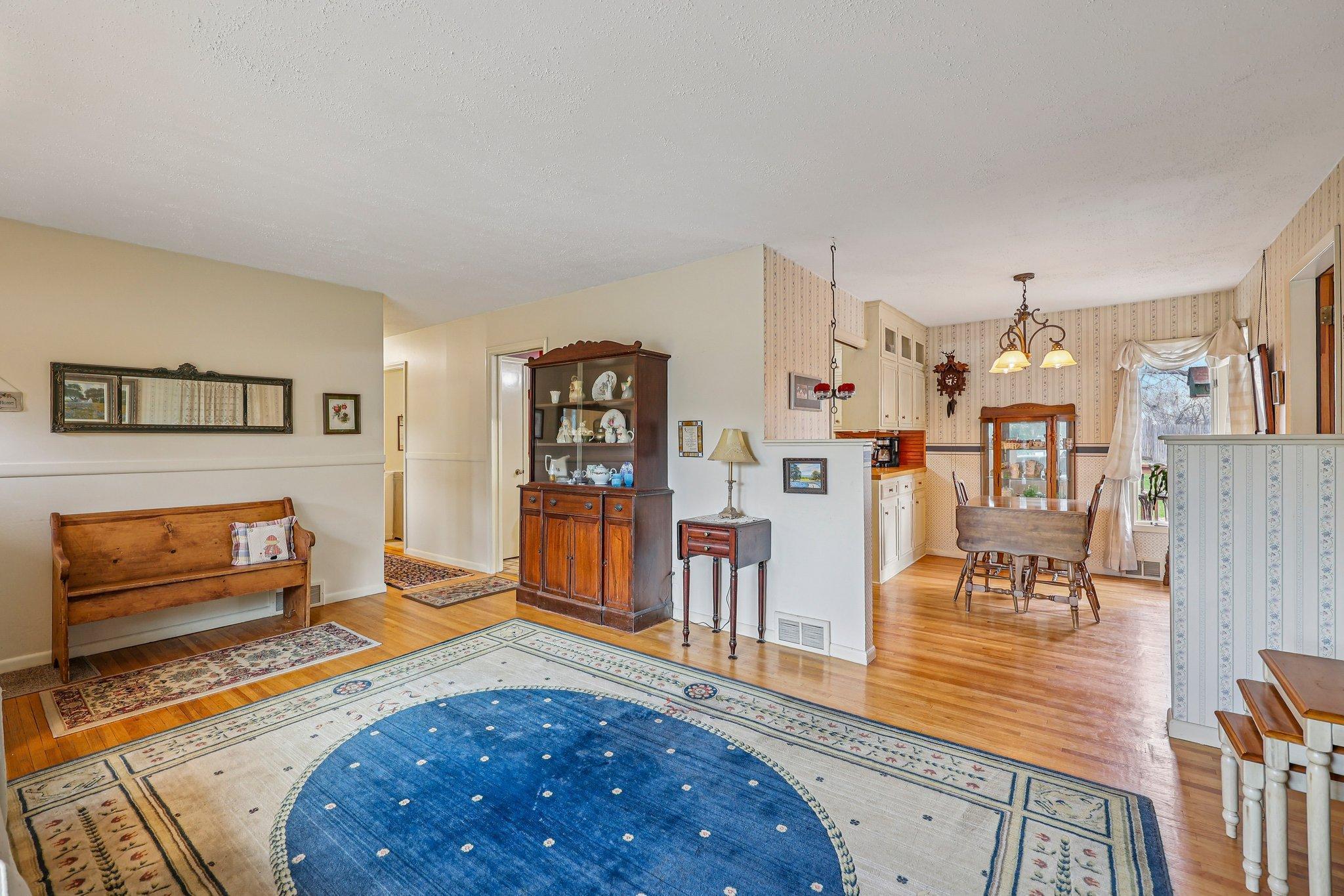 9-web-or-mls-Cedar Crest Rd-S1404-009.jpg