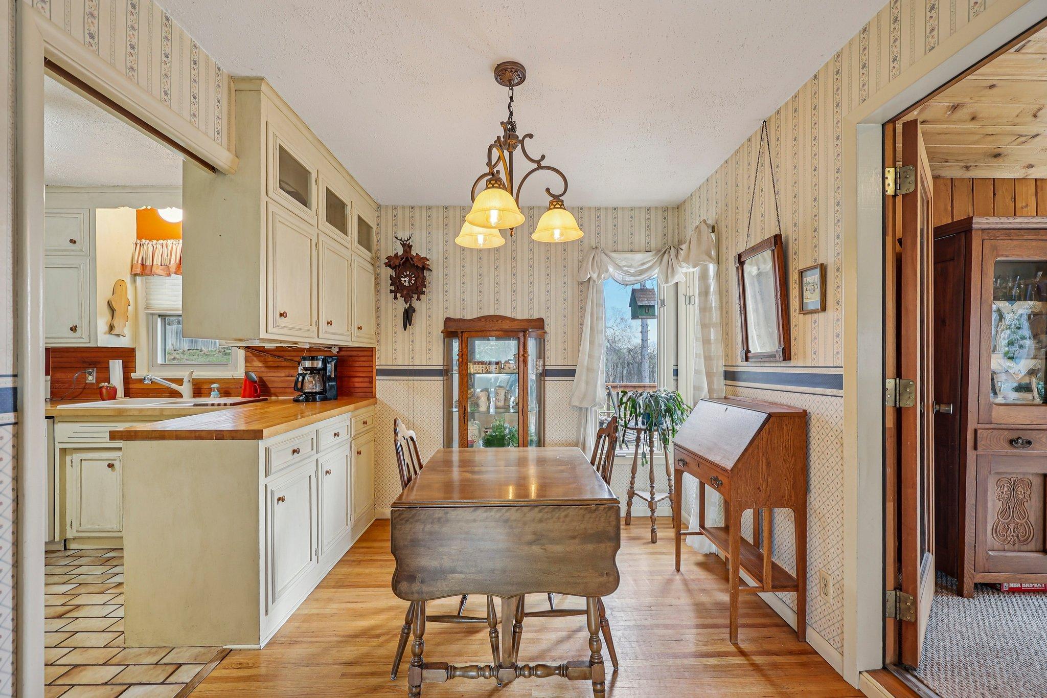 17-web-or-mls-Cedar Crest Rd-S1404-017.jpg